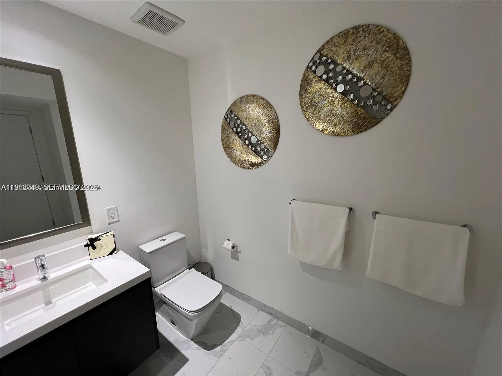 851 NE 1st Ave # 3903, Miami FL 33132