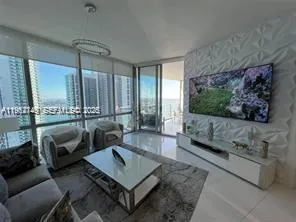 851 NE 1st Ave # 3903, Miami FL 33132