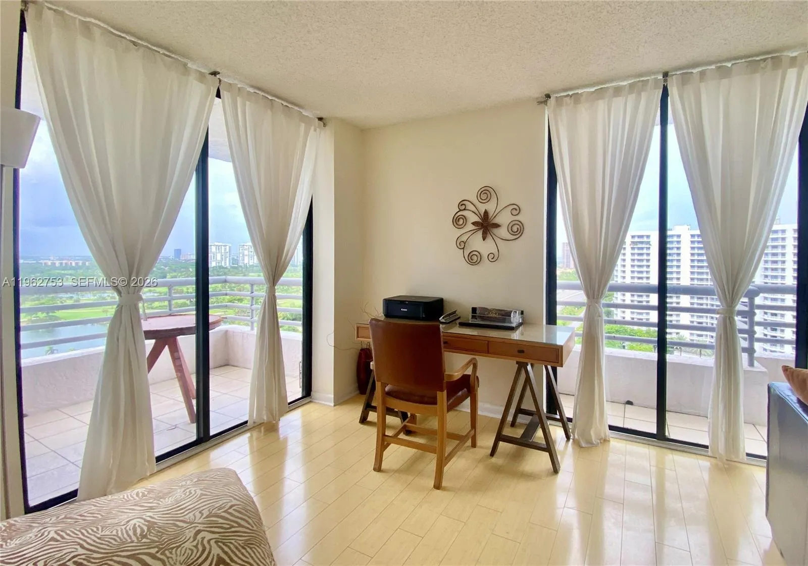 3300 NE 191st St # 1807, Aventura FL 33180