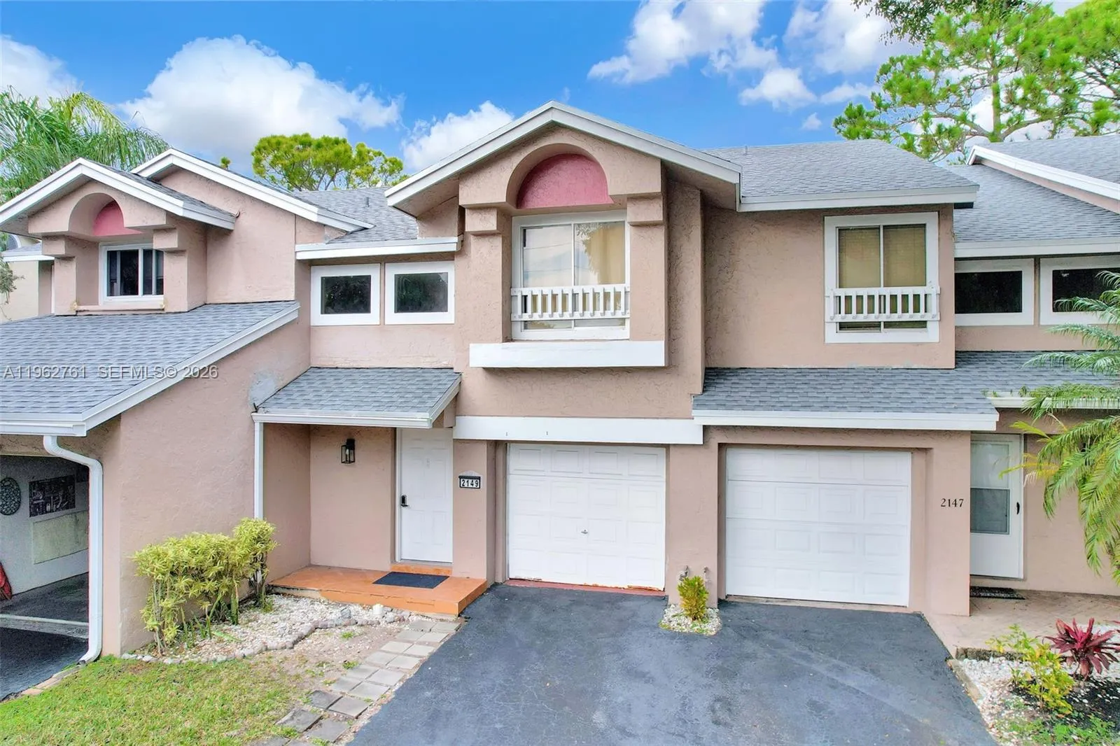 2 bedroom 2 bath for sale at 2149 W Discovery Cir W, Deerfield Beach FL 33442
