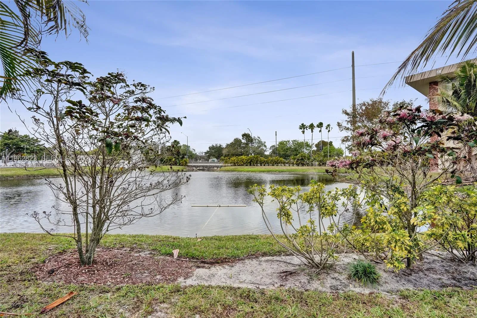 3051 NW 46th Ave # 101, Lauderdale Lakes FL 33313