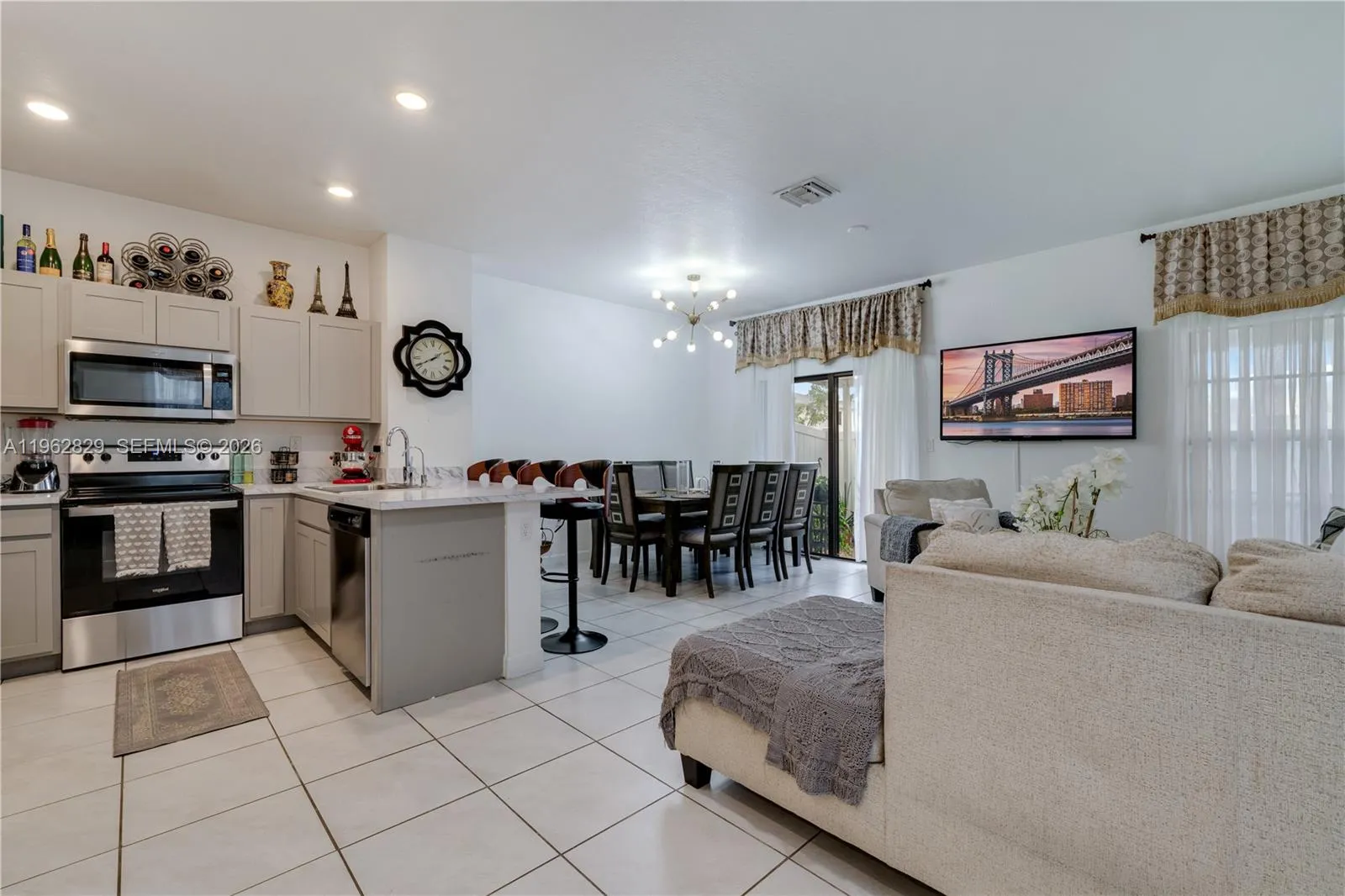 646 SW 12th St, Florida City FL 33034