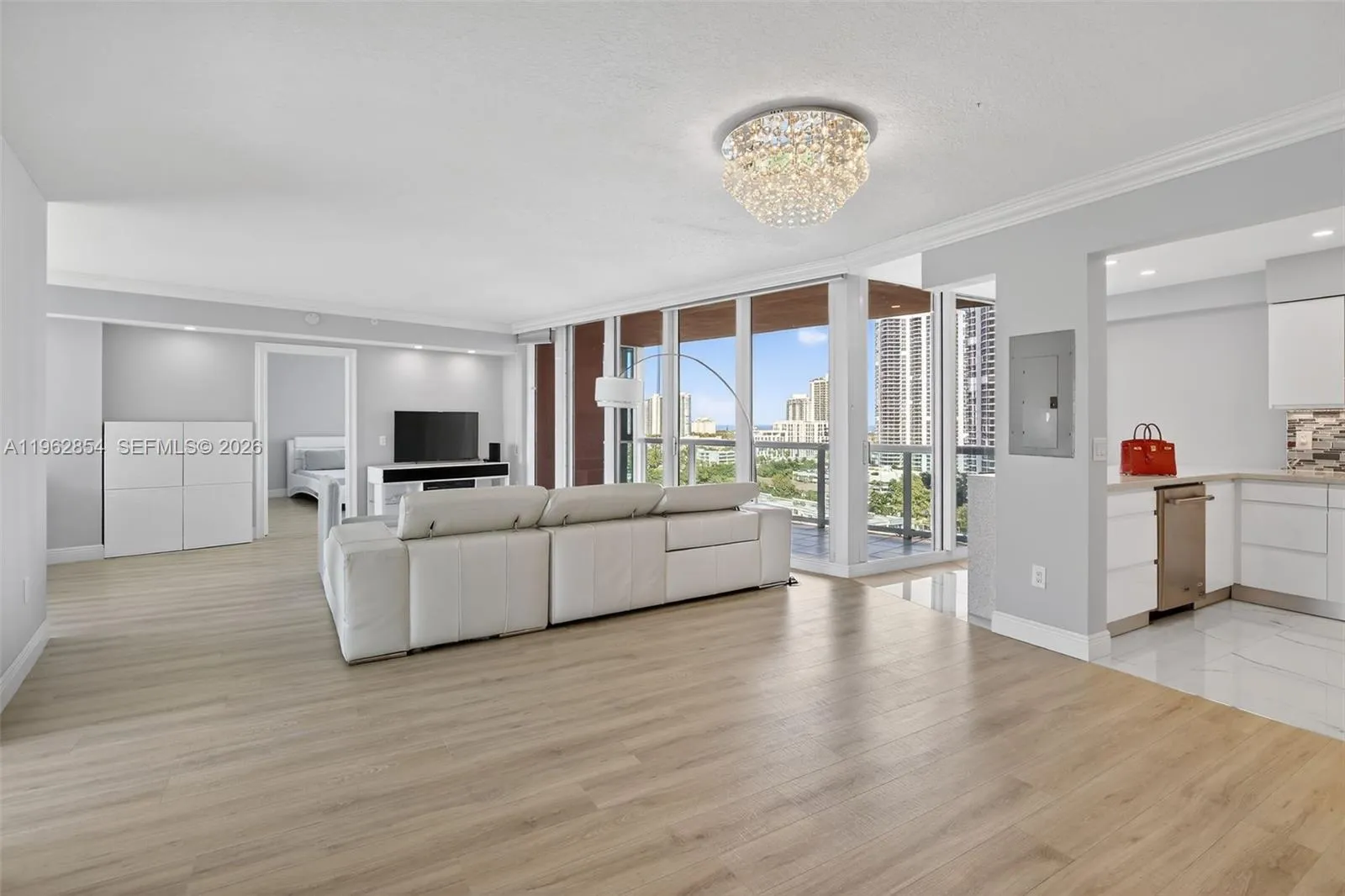 3370 Hidden Bay Dr # 1501, Aventura FL 33180