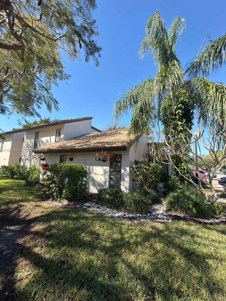 9719 N New River Canal Rd # 308, Plantation FL 33324
