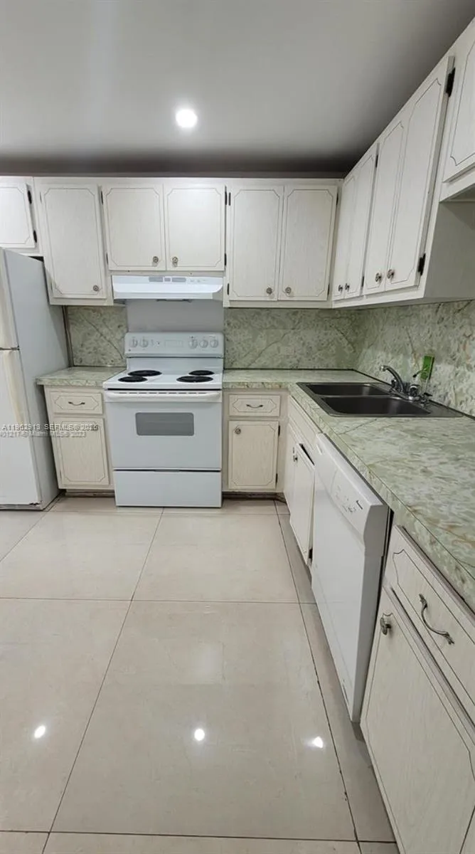 445 NE 195th St # 127, Miami FL 33179