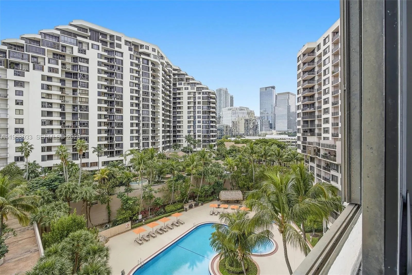 540 Brickell Key Dr # 823, Miami FL 33131