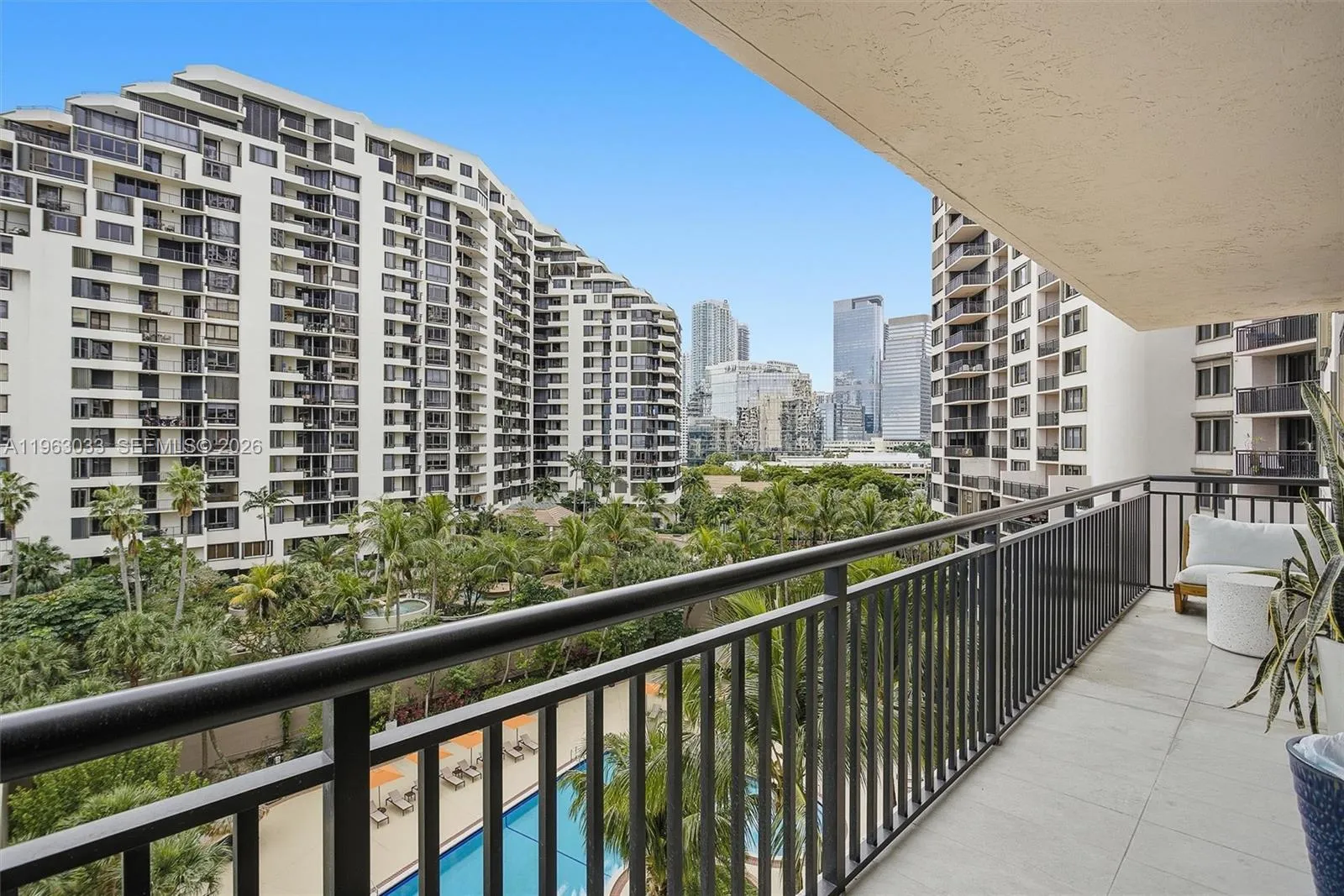 540 Brickell Key Dr # 823, Miami FL 33131