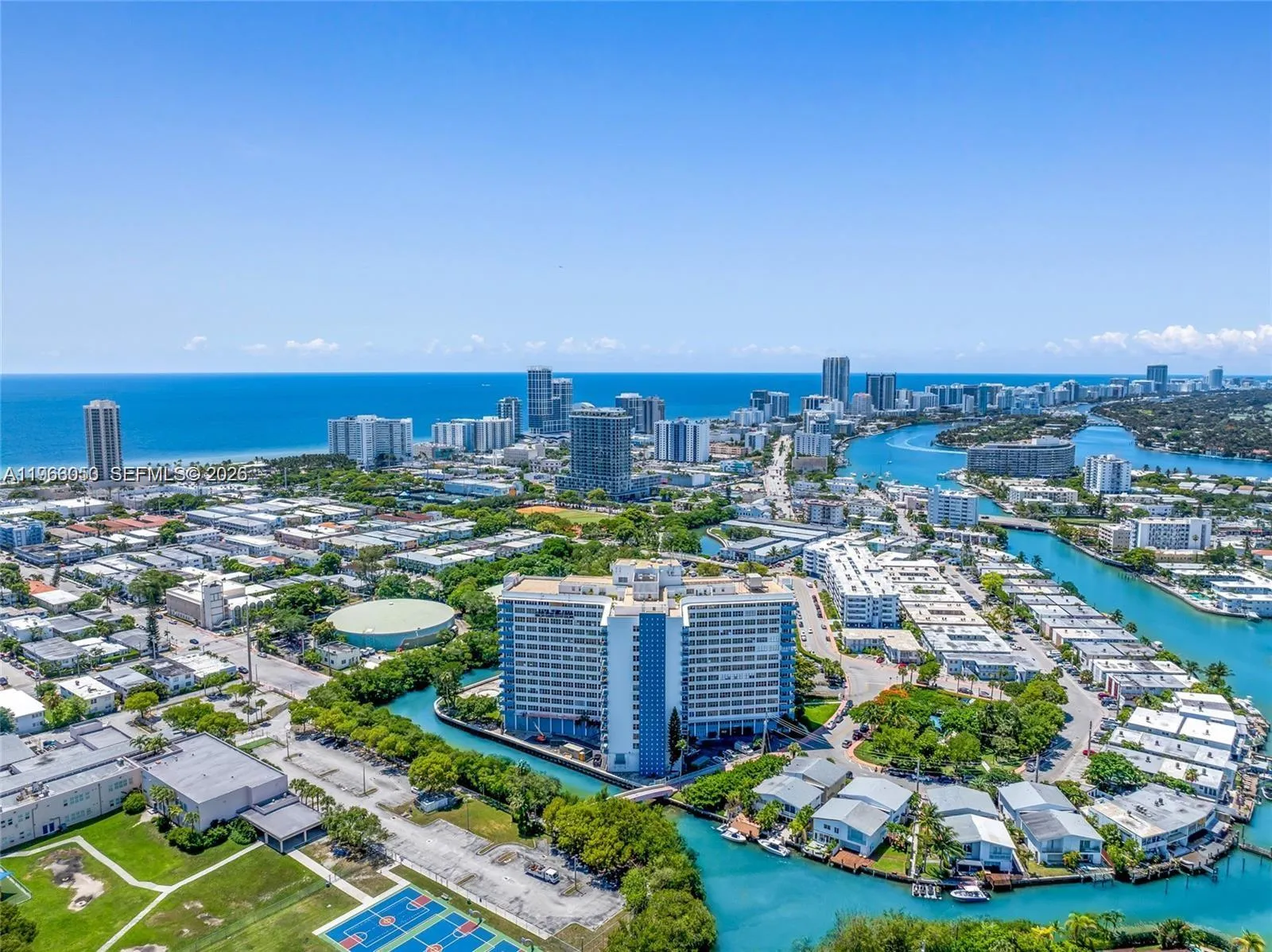 2 bedroom 2 bath for sale at 7441 Wayne Ave # 9I, Miami Beach FL 33141