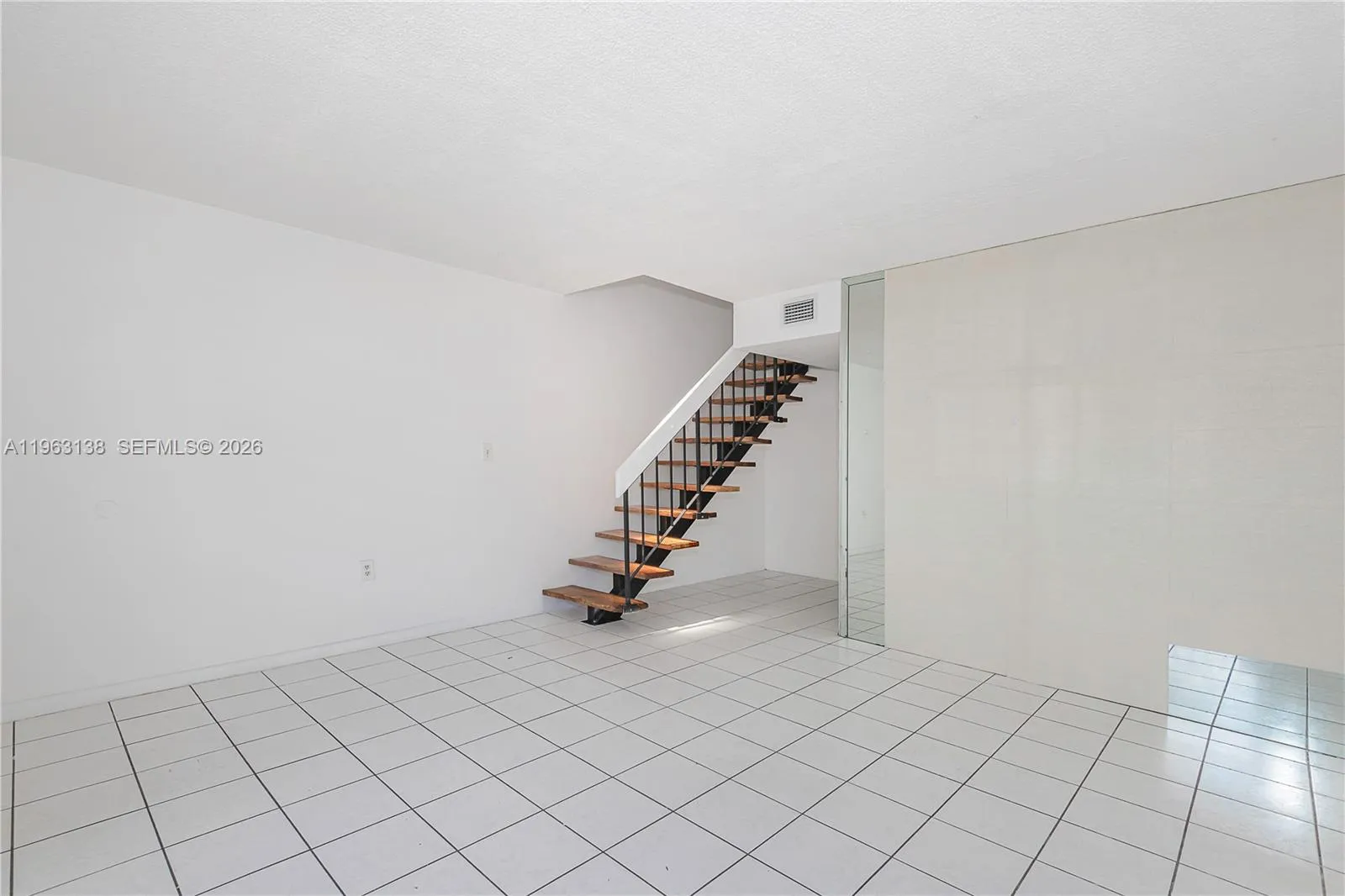 1082 W 79th St # 25, Hialeah FL 33014