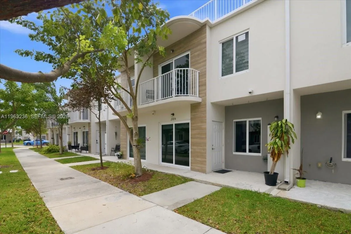 4 bedroom 3 bath for sale at 25874 SW 144th Ct # 25874, Homestead FL 33032