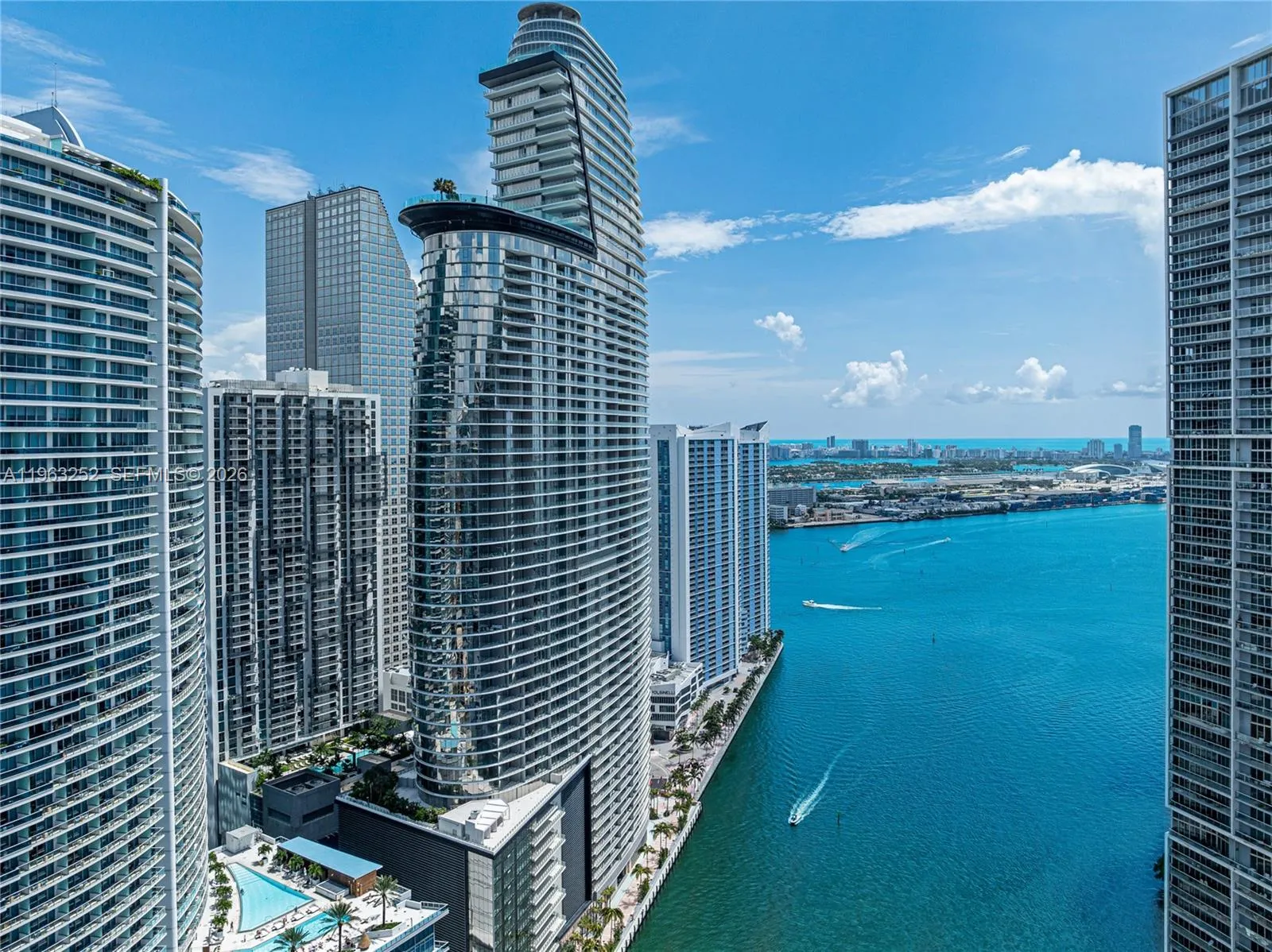 3 bedroom 5 bath for sale at 300 Biscayne Blvd Way # 4404, Miami FL 33131