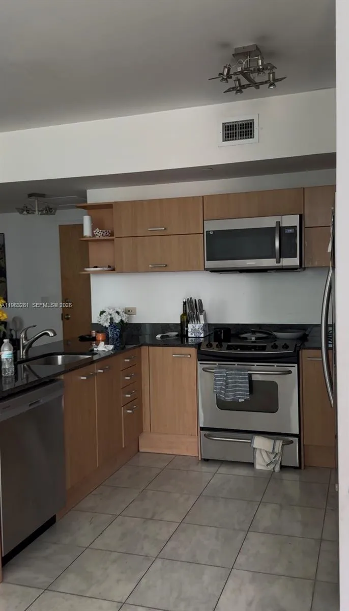 350 S Miami Ave # 3006, Miami FL 33130