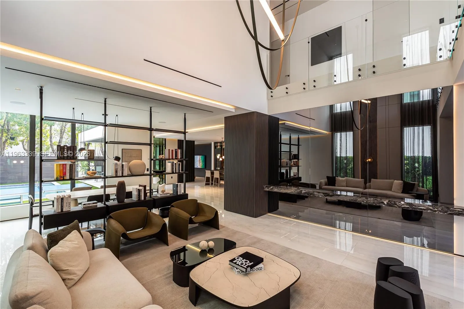 5 bedroom 5 bath for sale at 10540 NW 67th Ter, Doral FL 33178