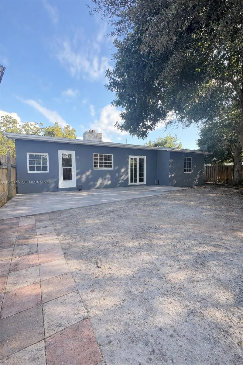 5724 Mckinley St, Hollywood FL 33021