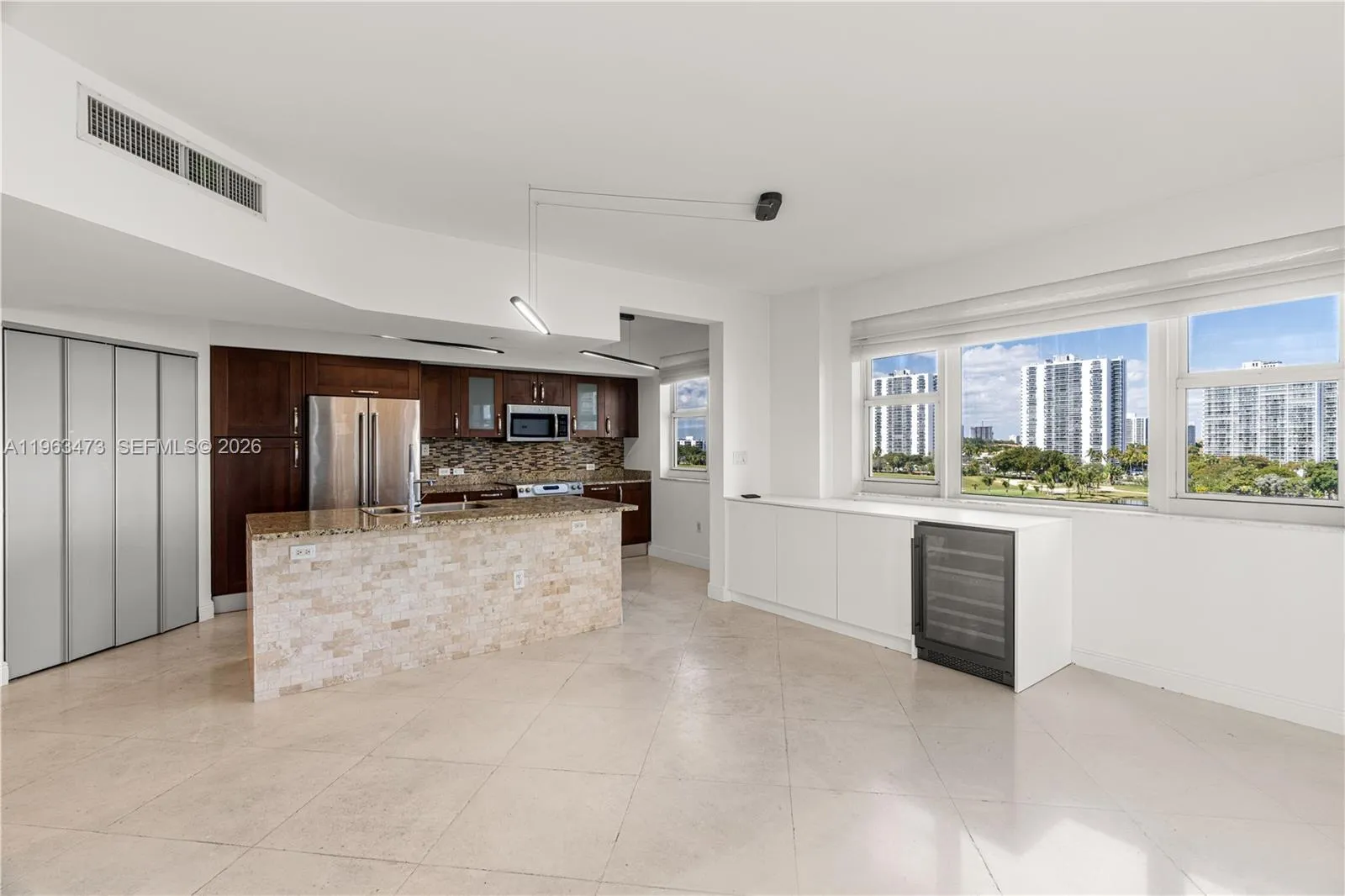20000 E Country Club Dr # 716, Aventura FL 33180