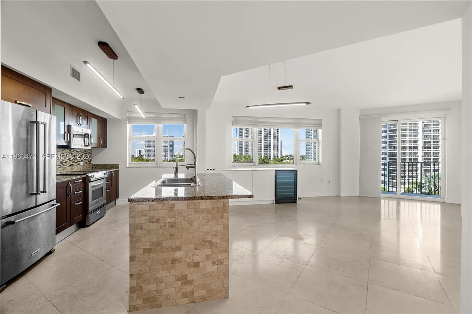 20000 E Country Club Dr # 716, Aventura FL 33180