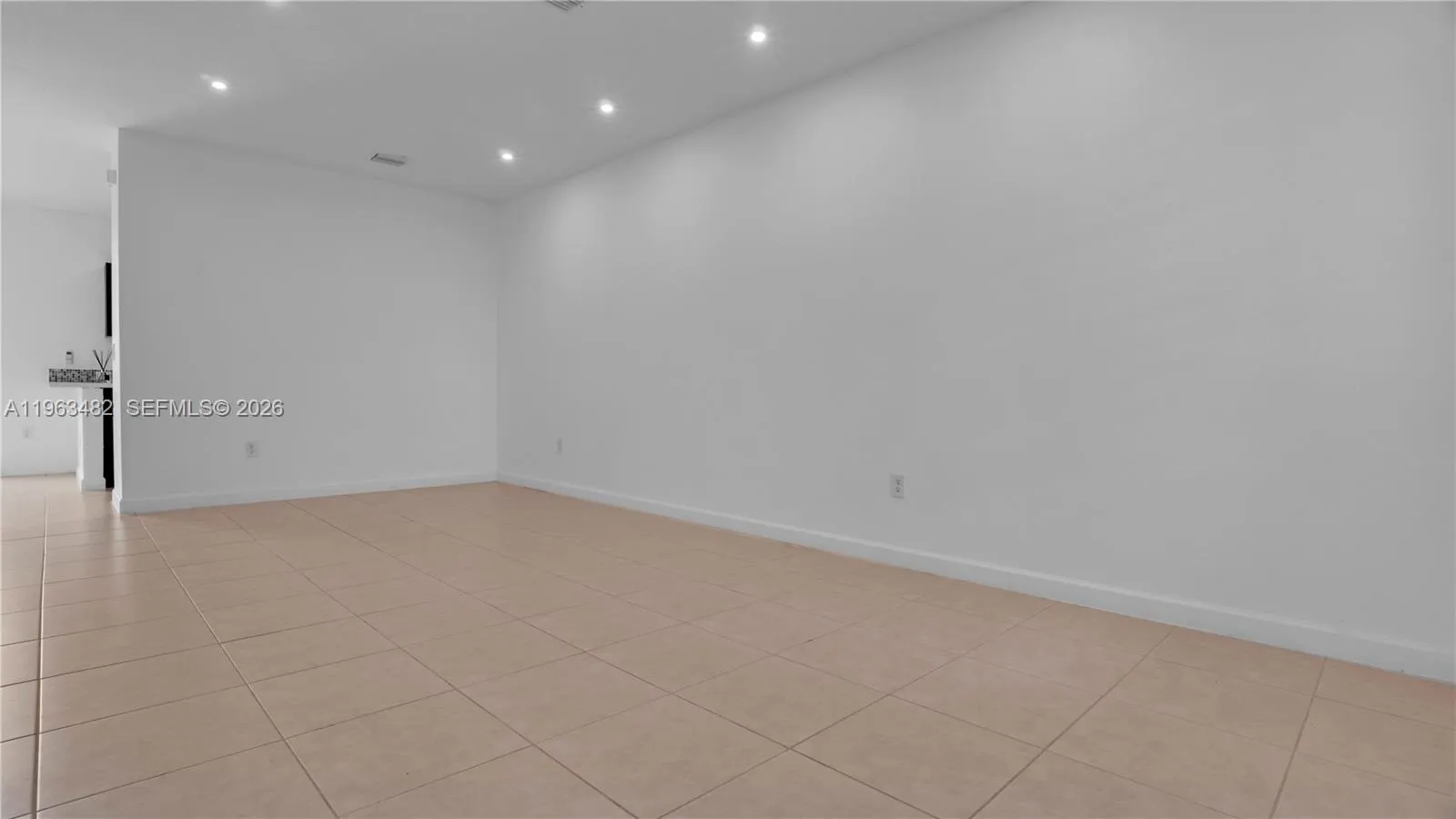 8678 NW 113th Ct, Doral FL 33178