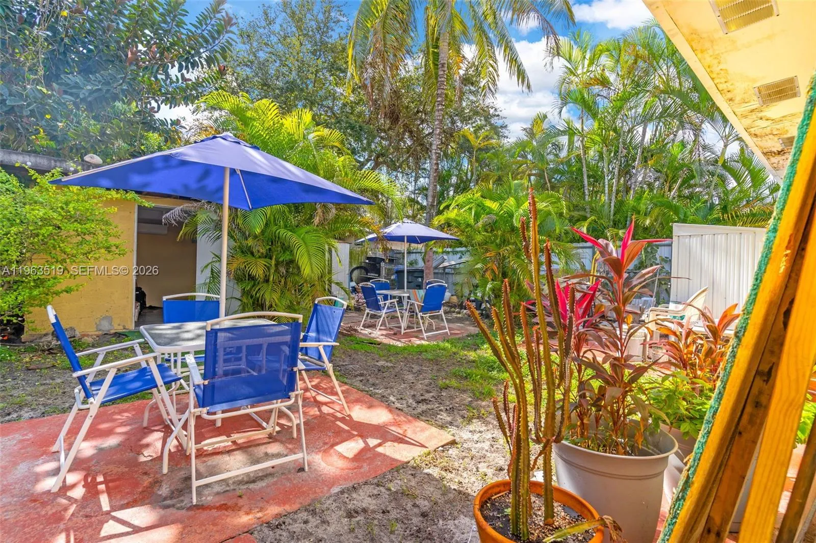 5574 SW 3rd St, Miami FL 33134