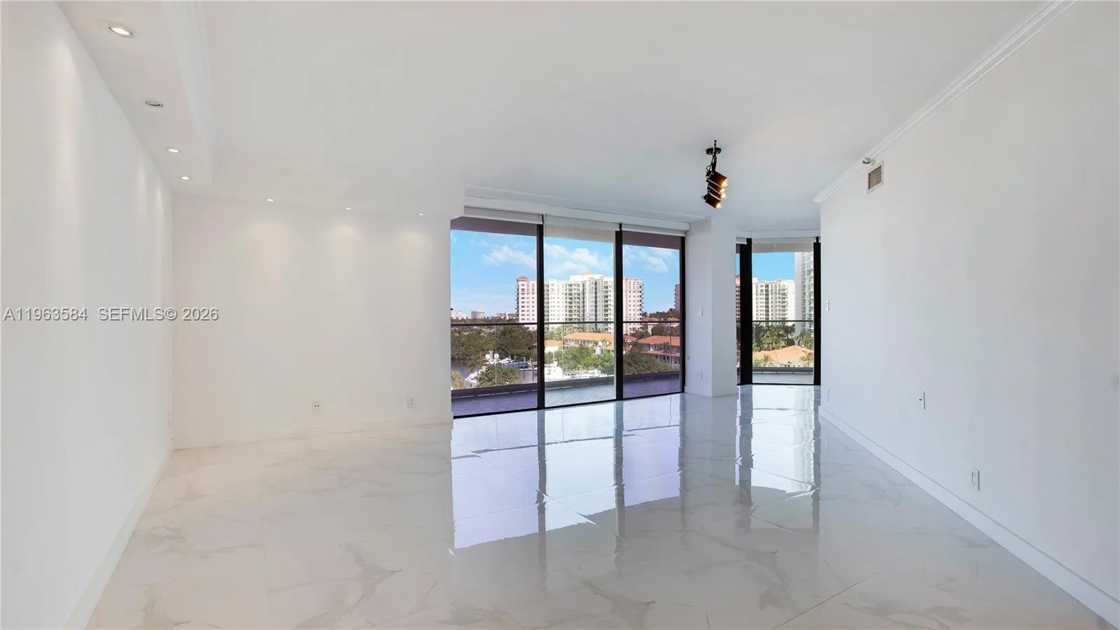 19707 Turnberry Way # 8B, Aventura FL 33180
