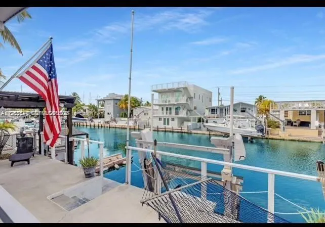 2 bedroom 1 bath for sale at 118 Burgundy Dr, Tavernier FL 33070