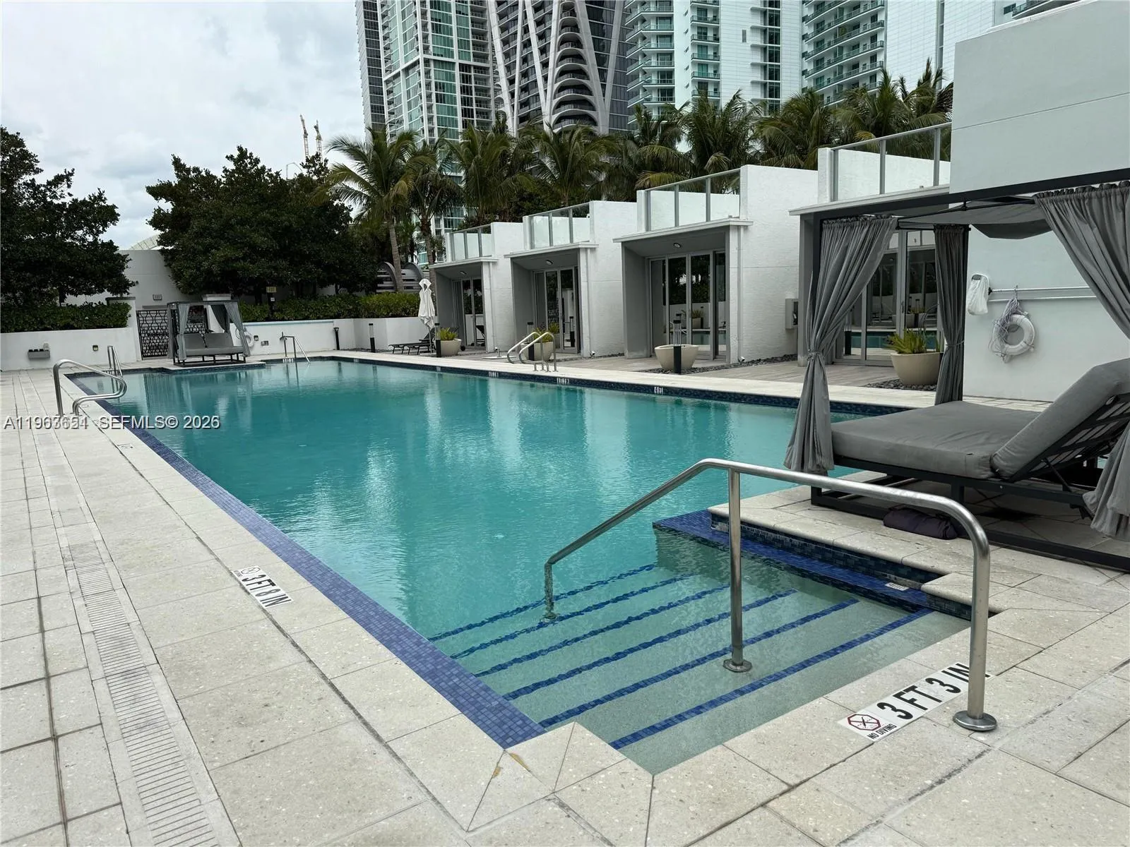 1 bedroom 1 bath for sale at 851 NE 1st ave # 7, Miami FL 33132