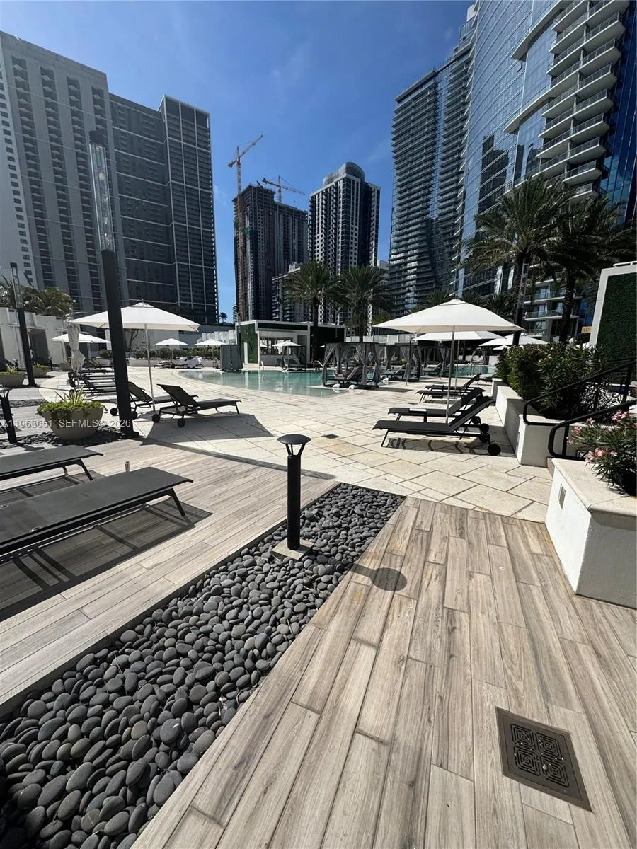 851 NE 1st ave # 7, Miami FL 33132