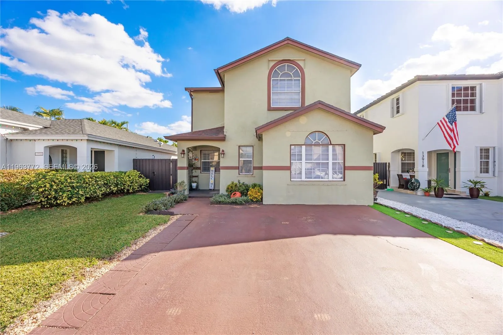 3 bedroom 2 bath for sale at 13910 SW 163rd St, Miami FL 33177