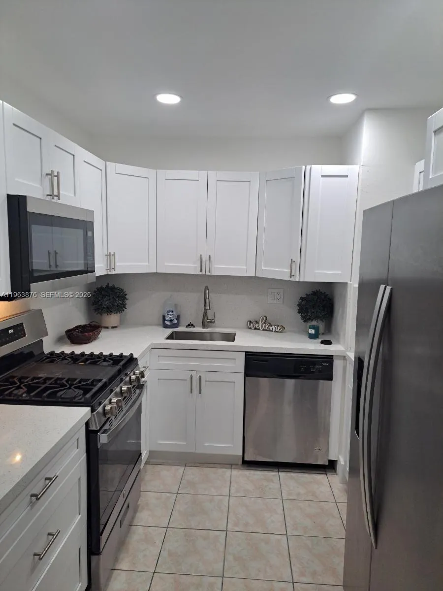3020 E Missionwood Ln # 56, Miramar FL 33025