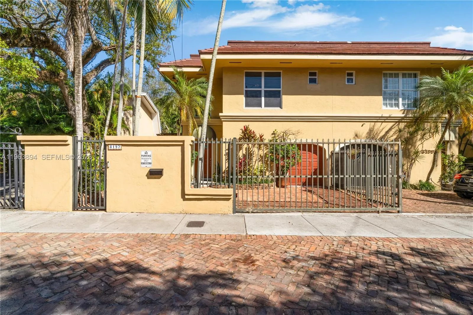 3197 Virginia St, Miami FL 33133