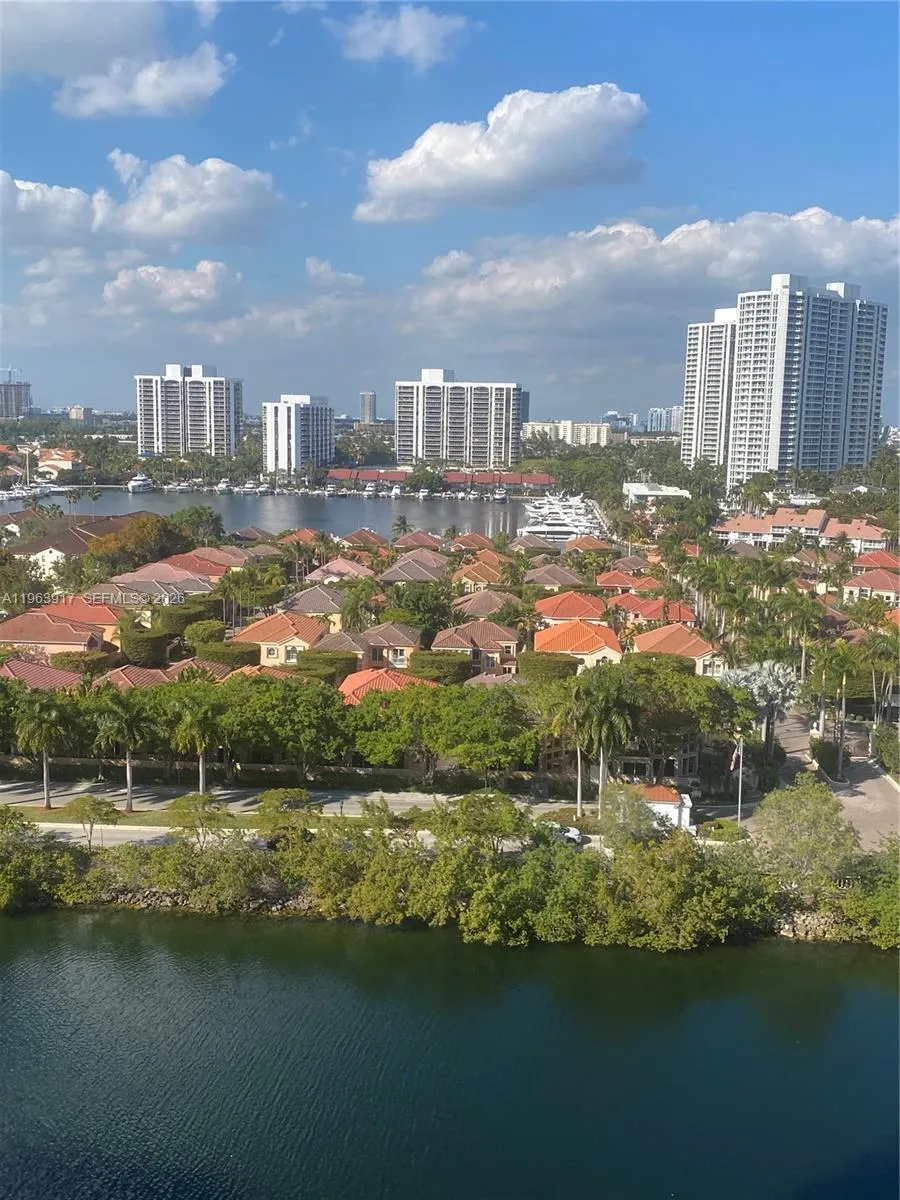 3701 N Country Club Dr # 1502, Aventura FL 33180