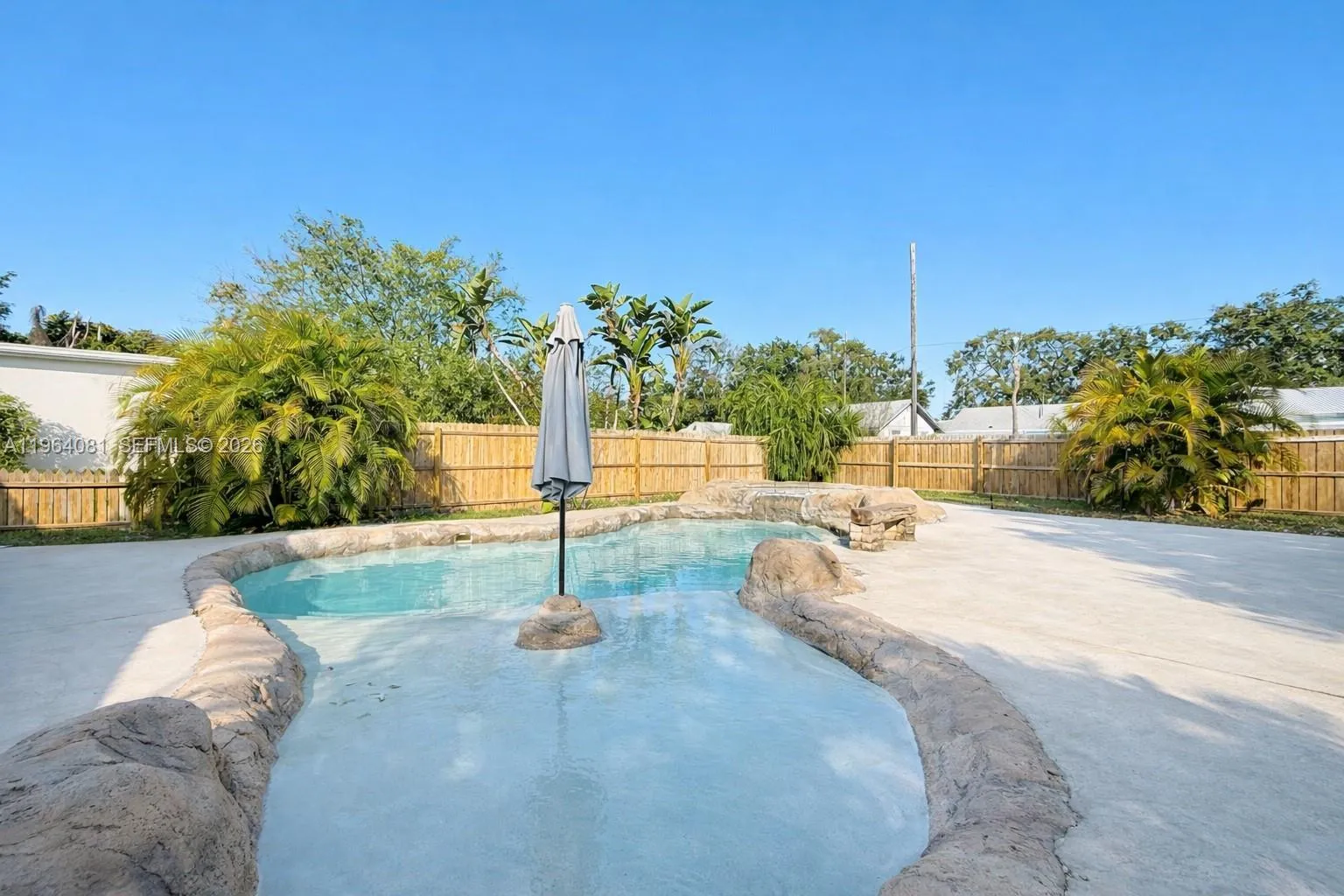 5613 N 19th Ave S, Other City - In The State Of Florida FL 33707