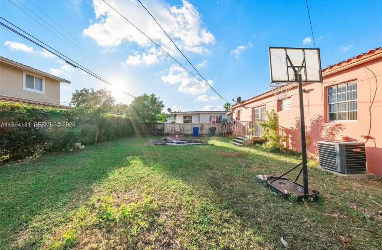 5300 SW 6th St, Miami FL 33134