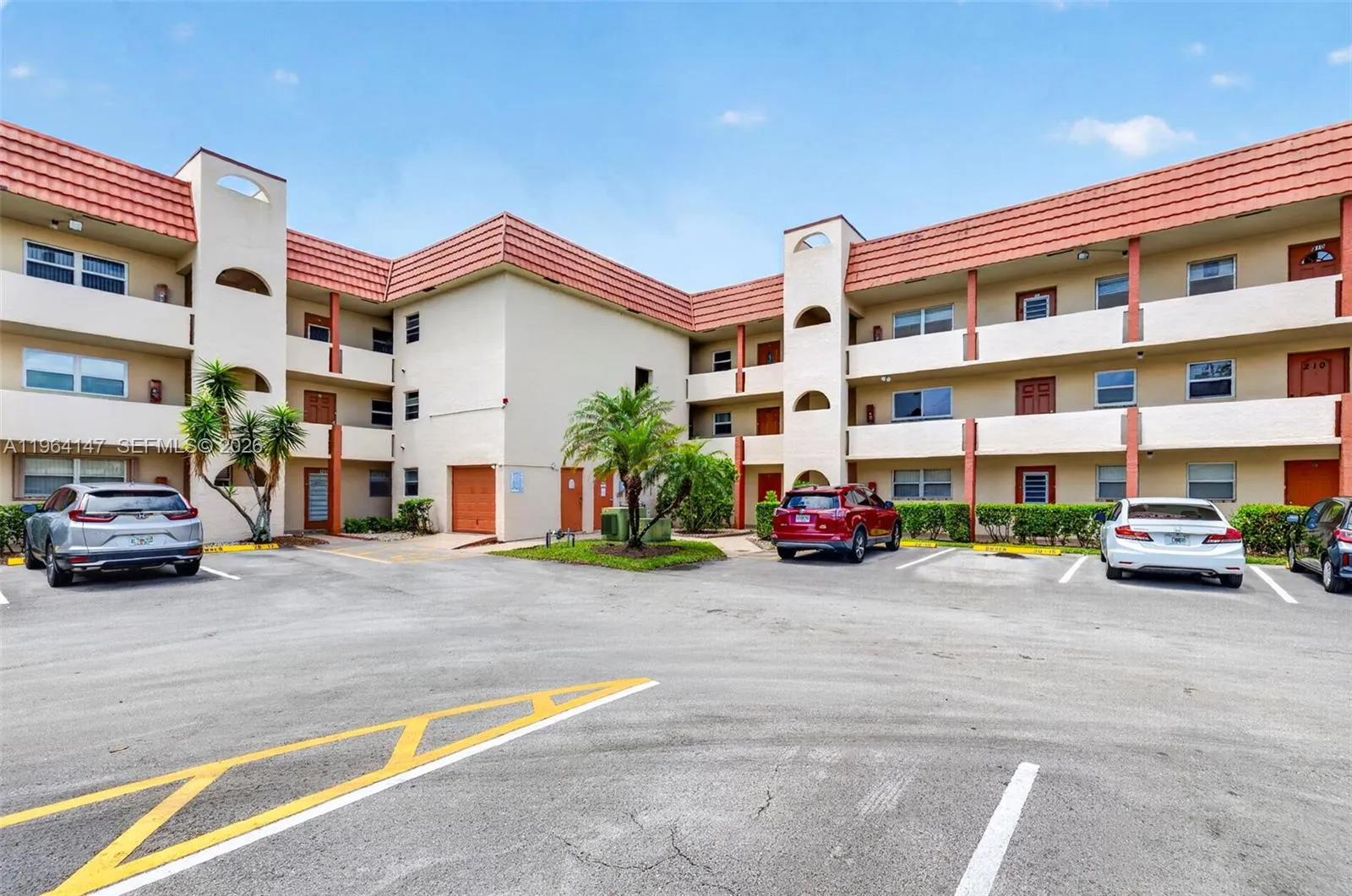 8040 N Sunrise Lakes Dr # 108, Sunrise FL 33322