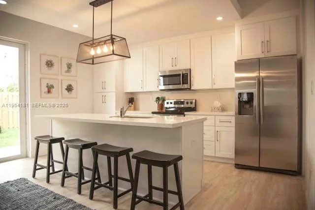 6 bedroom 4 bath for sale at 15105 SW 180th St, Miami FL 33187