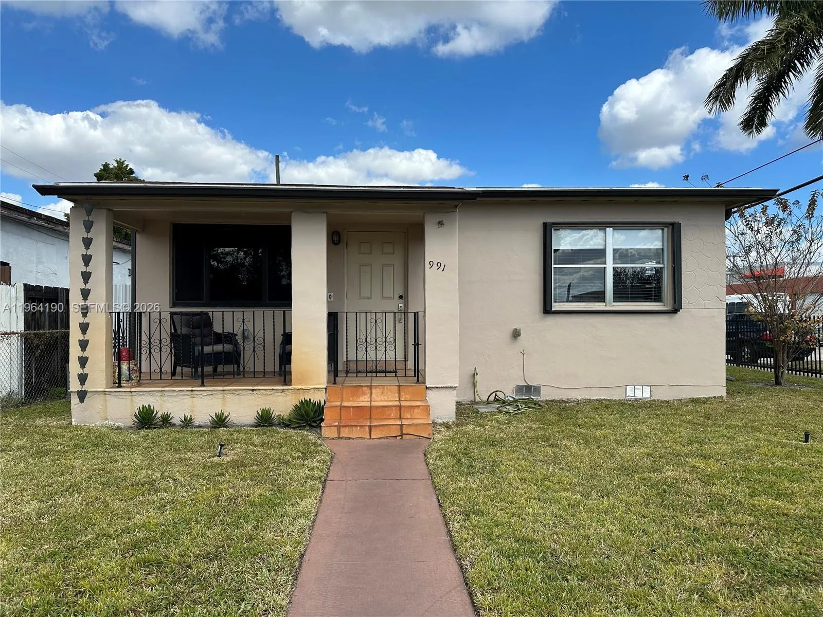 991 E 47th St, Hialeah FL 33013