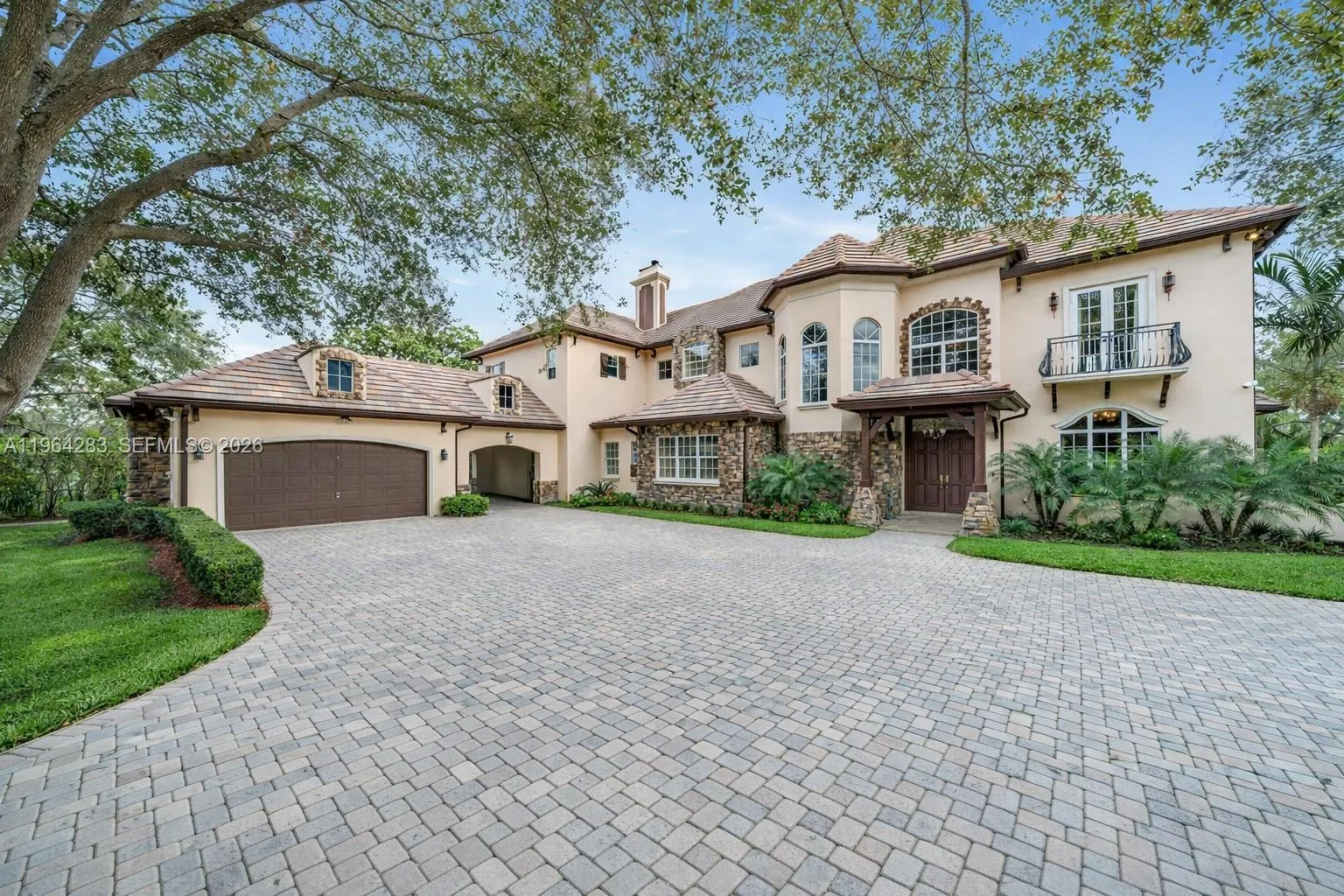 8 bedroom 6 bath for sale at 12270 SW 45th St, Miami FL 33175