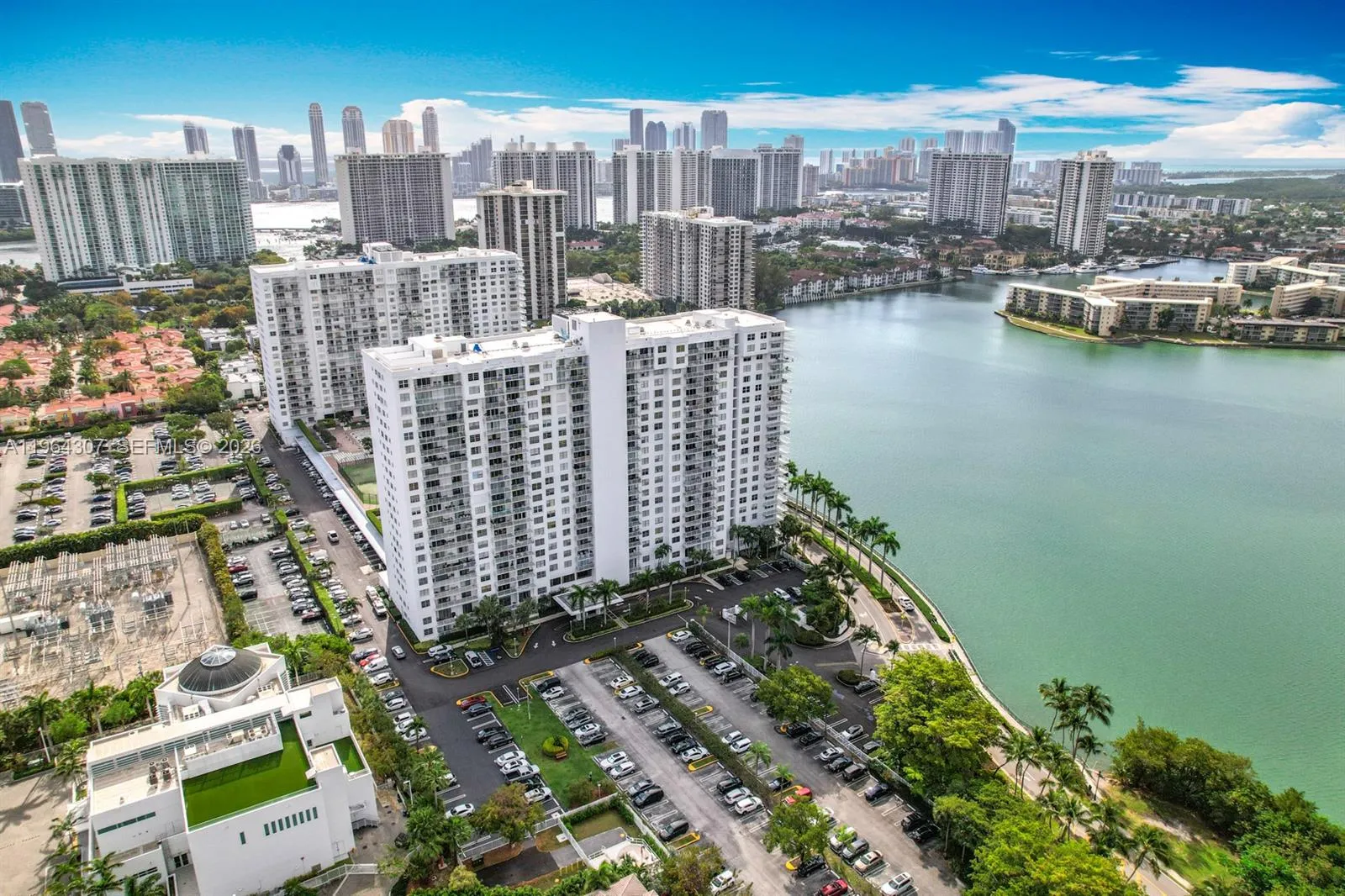 2801 NE 183rd St # 1504W, Aventura FL 33160