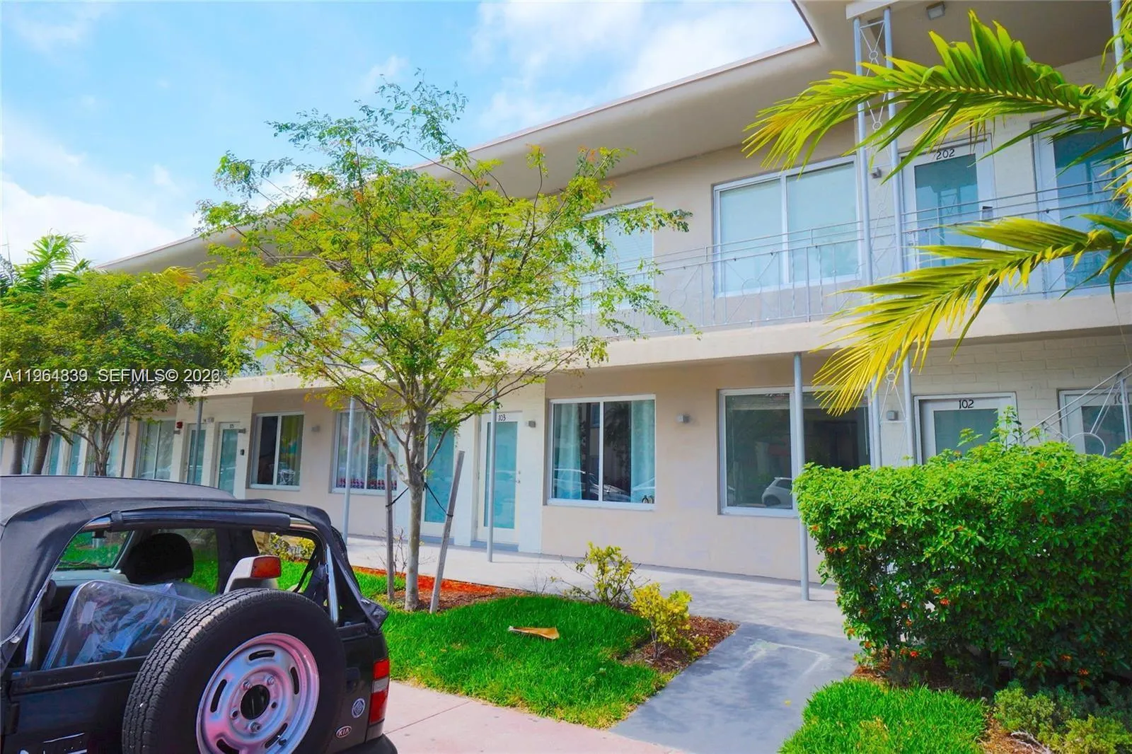 1 bedroom 1 bath for sale at 801 15th Street # 102, Miami Beach FL 33139