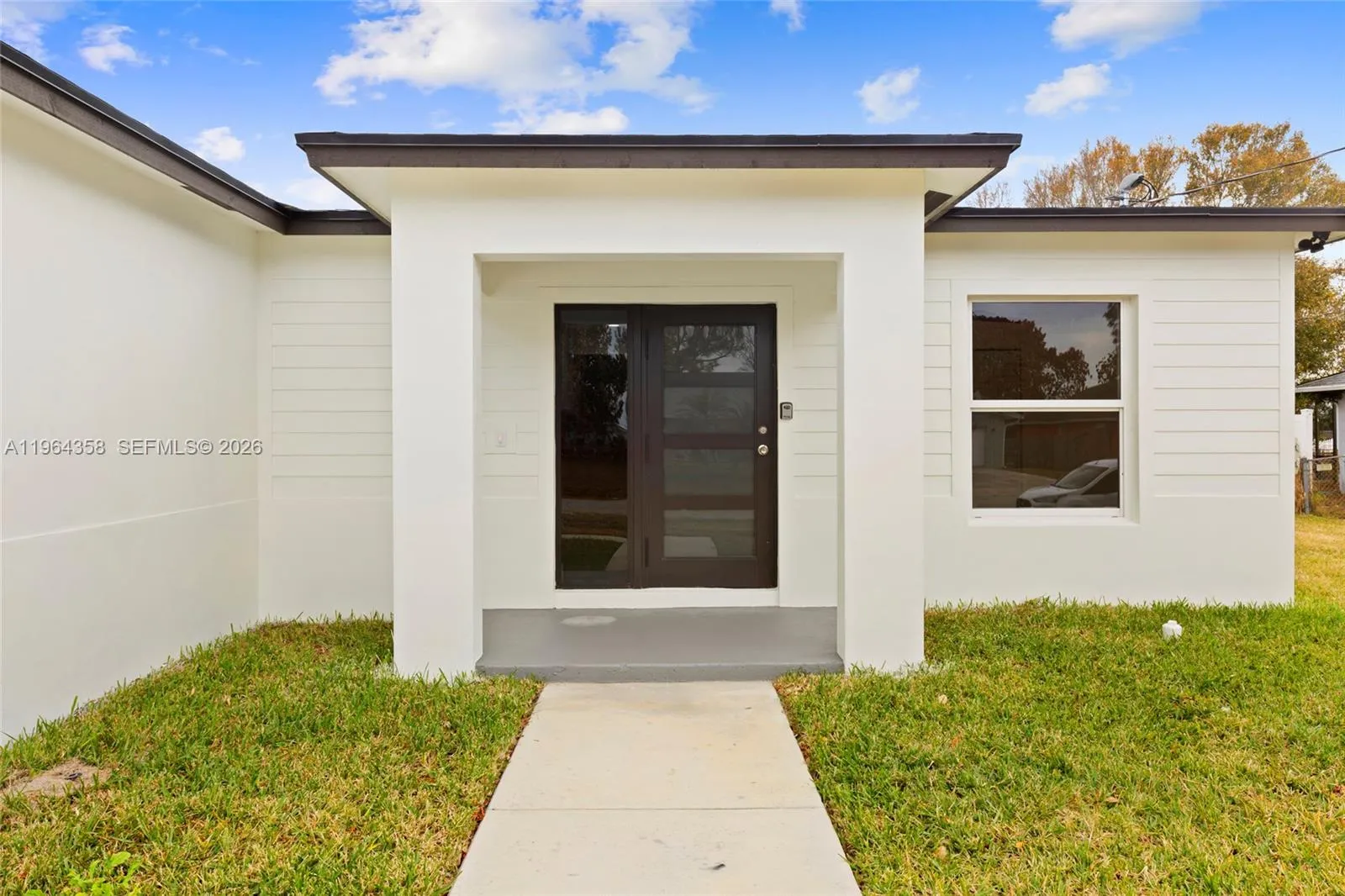 560 SW Carter Ave, Port St. Lucie FL 34983