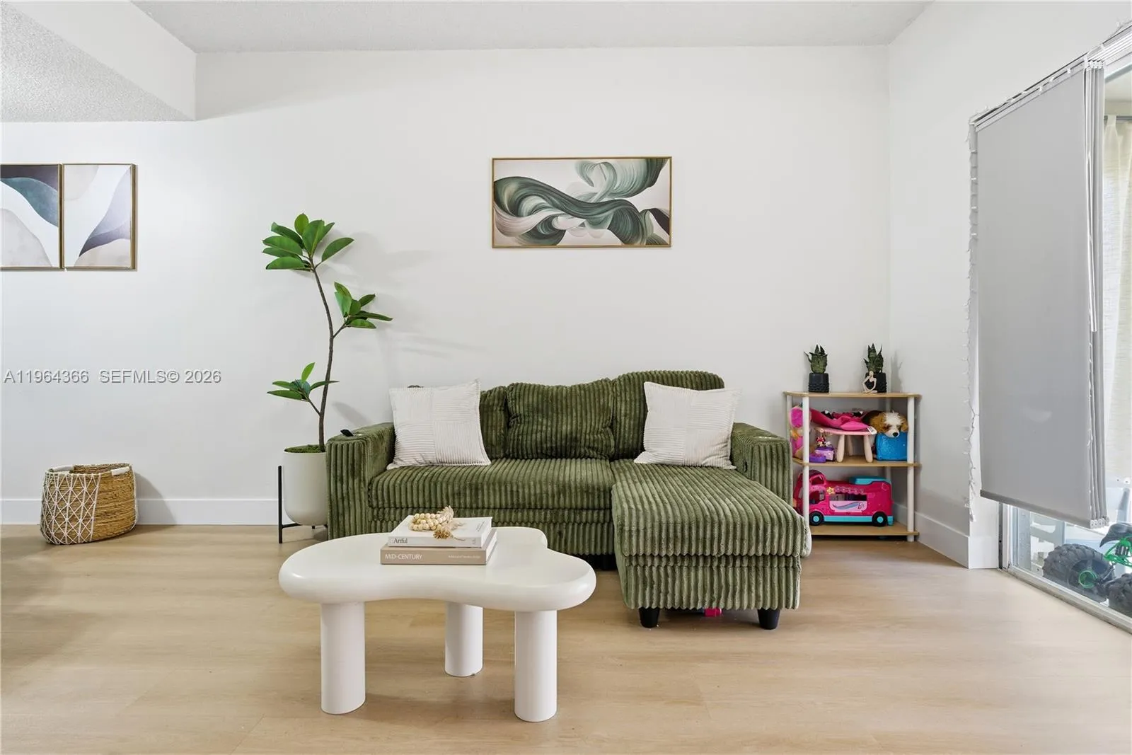 2 Simonton Cir, Weston FL 33326
