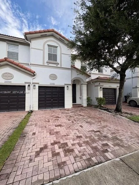 4 bedroom 2 bath for sale at 10762 NW 80th Ln, Doral FL 33178