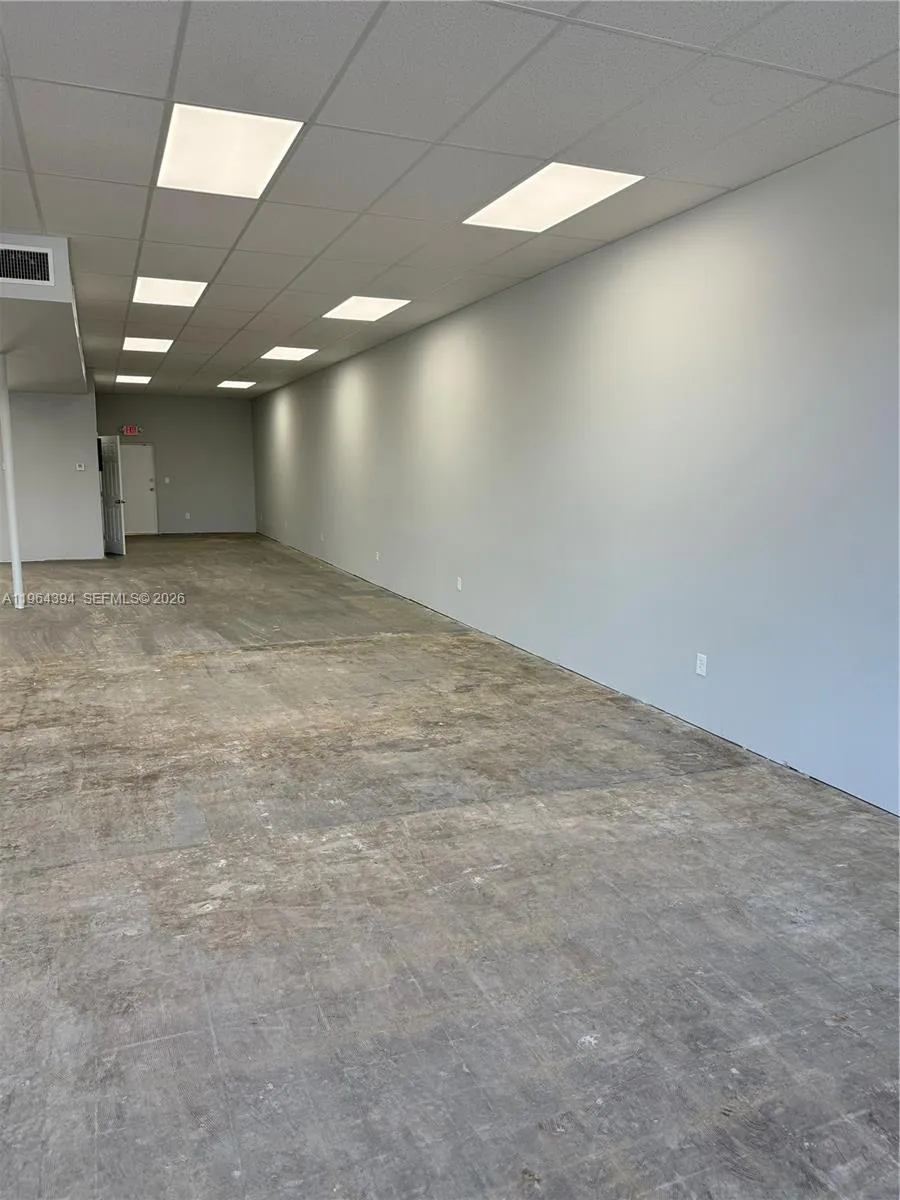 1040 E Oakland Park Blvd, Oakland Park FL 33334