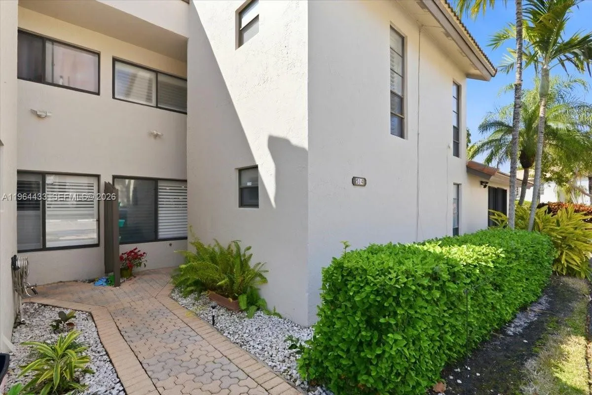 958 Mockingbird Ln # 514, Plantation FL 33324