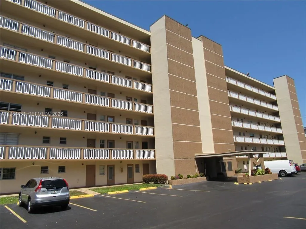 609 NE 14th Ave # 706, Hallandale Beach FL 33009