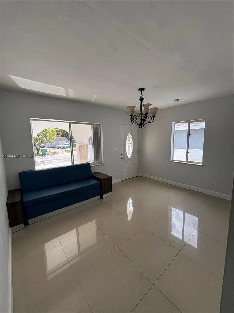 6823 SW 25th St, Miami FL 33155