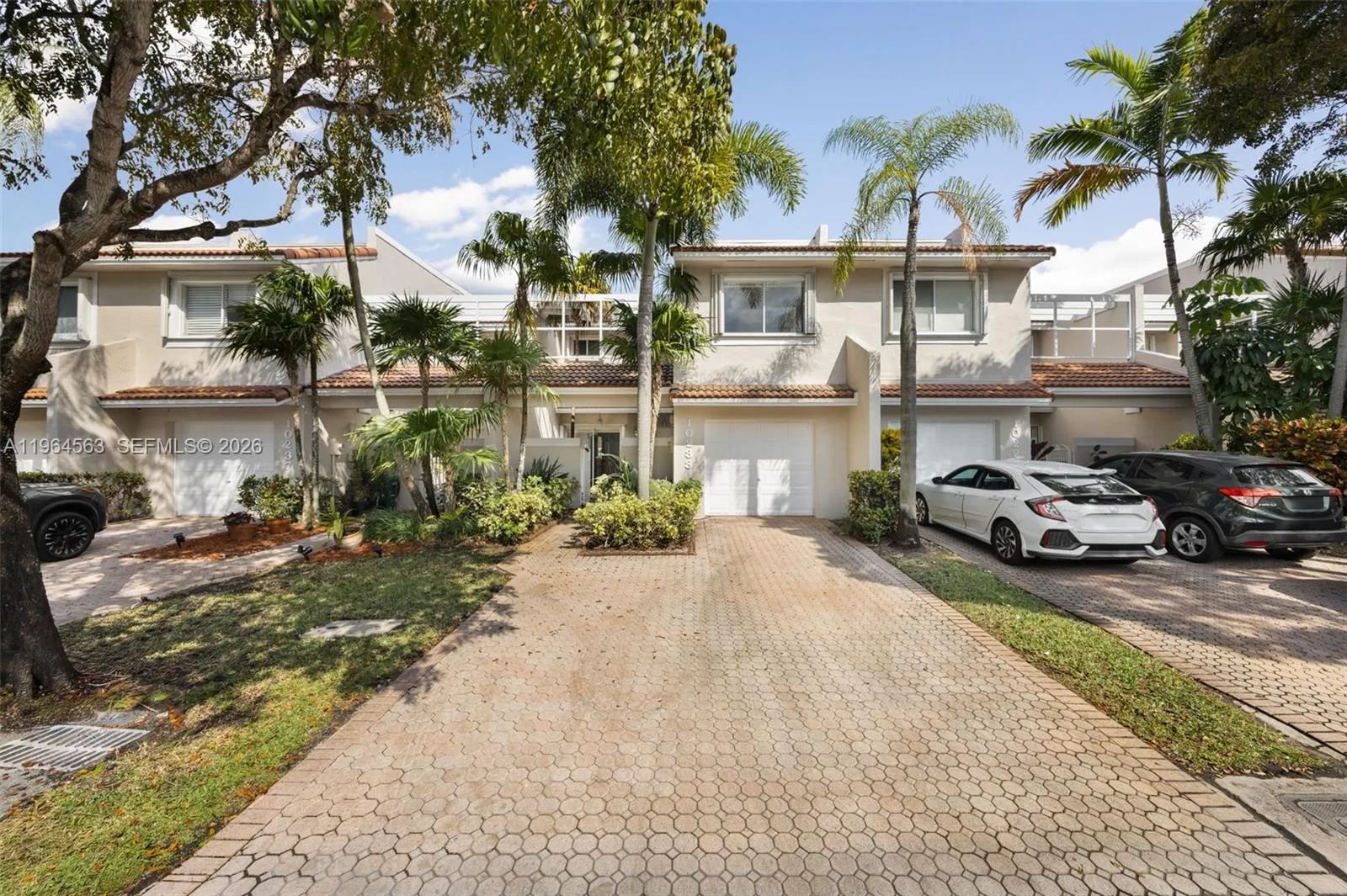 3 bedroom 2 bath for sale at 10233 NW 52nd Ln, Doral FL 33178