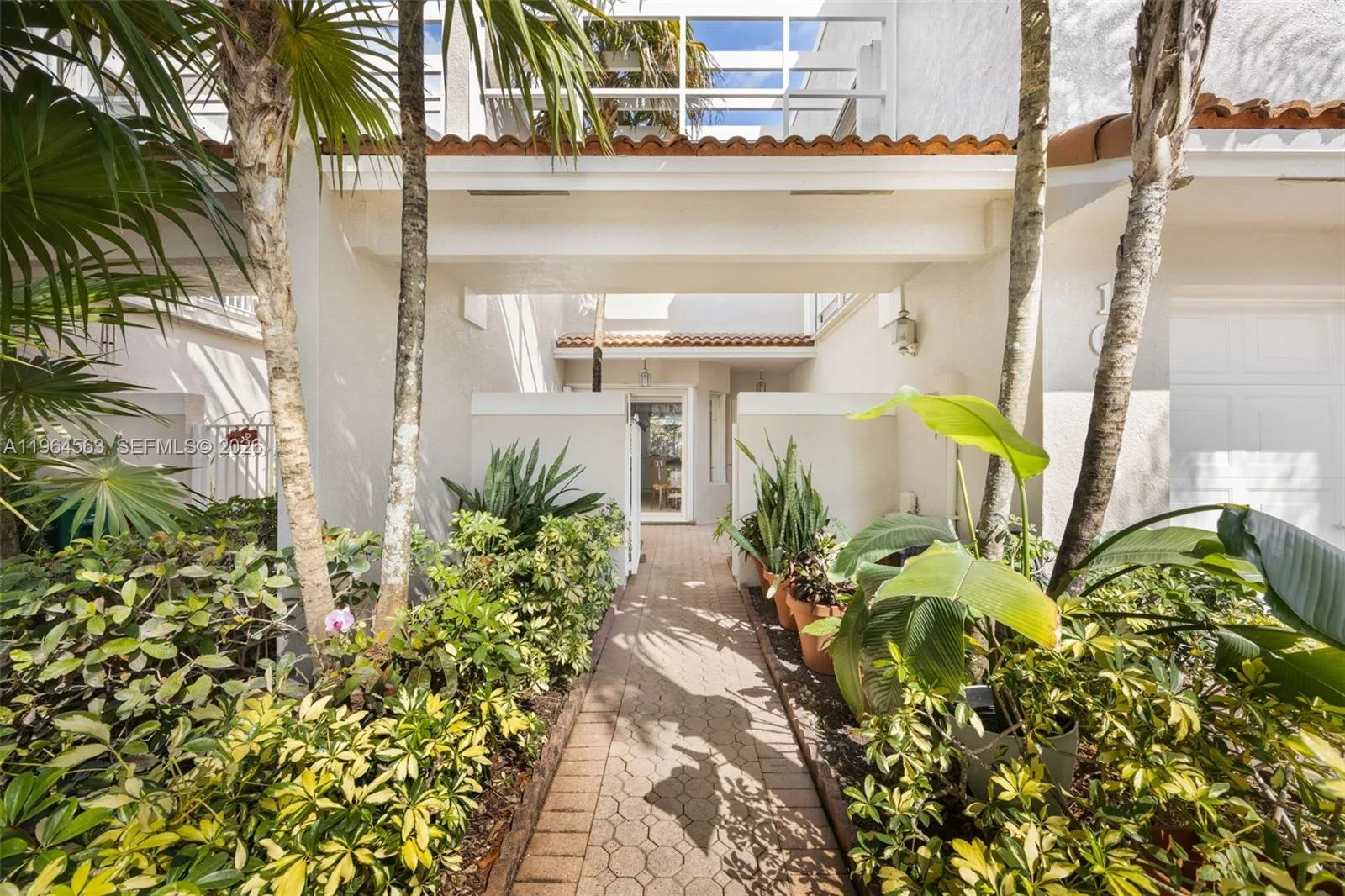 10233 NW 52nd Ln, Doral FL 33178