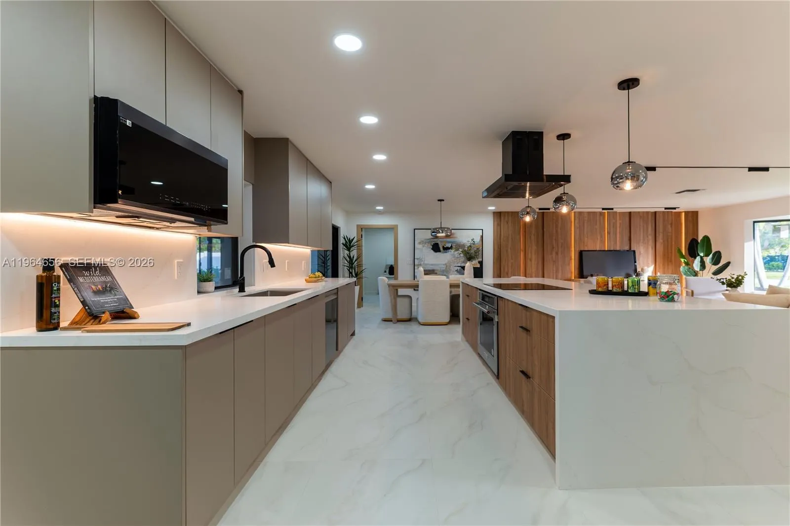 2415 NE 35th Dr, Fort Lauderdale FL 33308