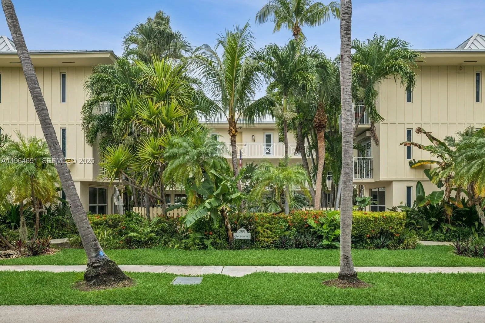 255 Sunrise Dr # 107, Key Biscayne FL 33149
