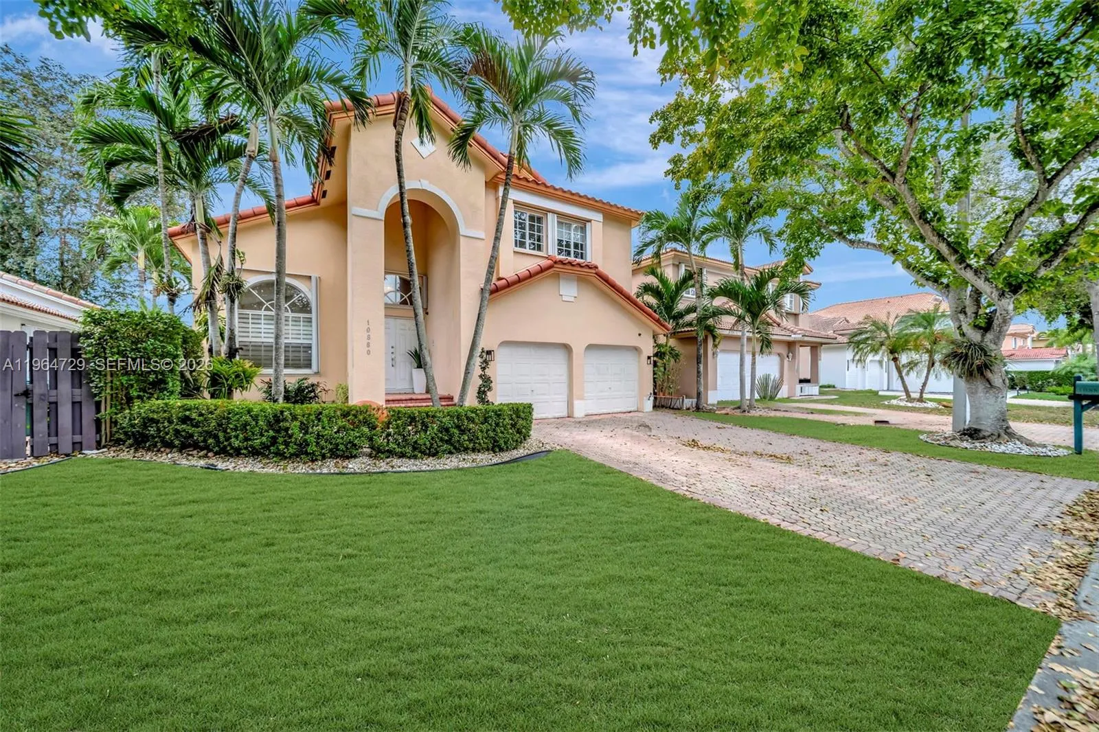 10880 NW 58th Ter, Doral FL 33178